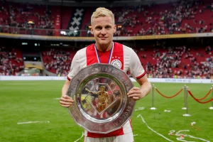 Danh hiệu và thành tích của Donny Van De Beek tại câu lạc bộ Ajax